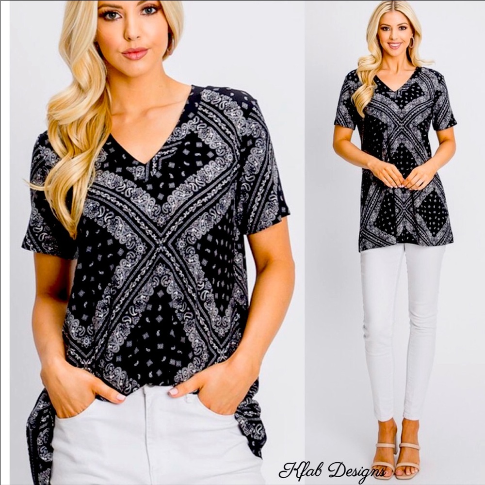 B4🖤Bandana💙print top in soft fabric flattering!